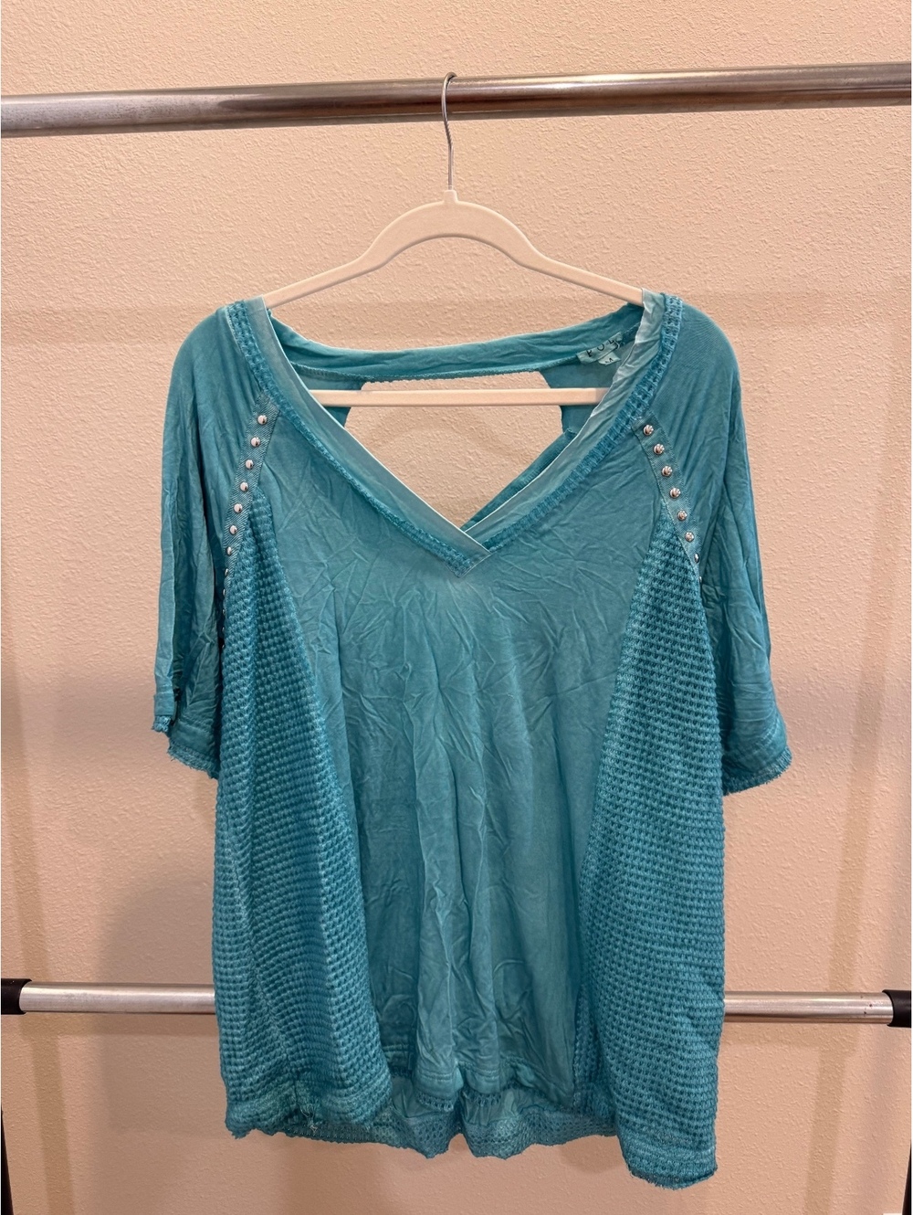 POL Women's Medium Teal Blue Short Sleeve V-Neck Top